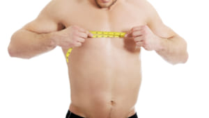 女性化乳房の悩みは、胸の膨らみだけにあらず