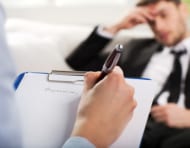 女性化乳房と健康保険の関係